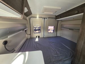 Camper Plus · llit doble · foto real del vehicle en venda