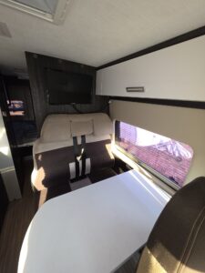 Camper · menjador · foto real del vehicle en venda