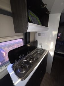 Camper · cuina · foto real del vehicle en venda